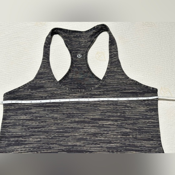 Lululemon: Women’s Sleeveless Top - Picture 4 of 6